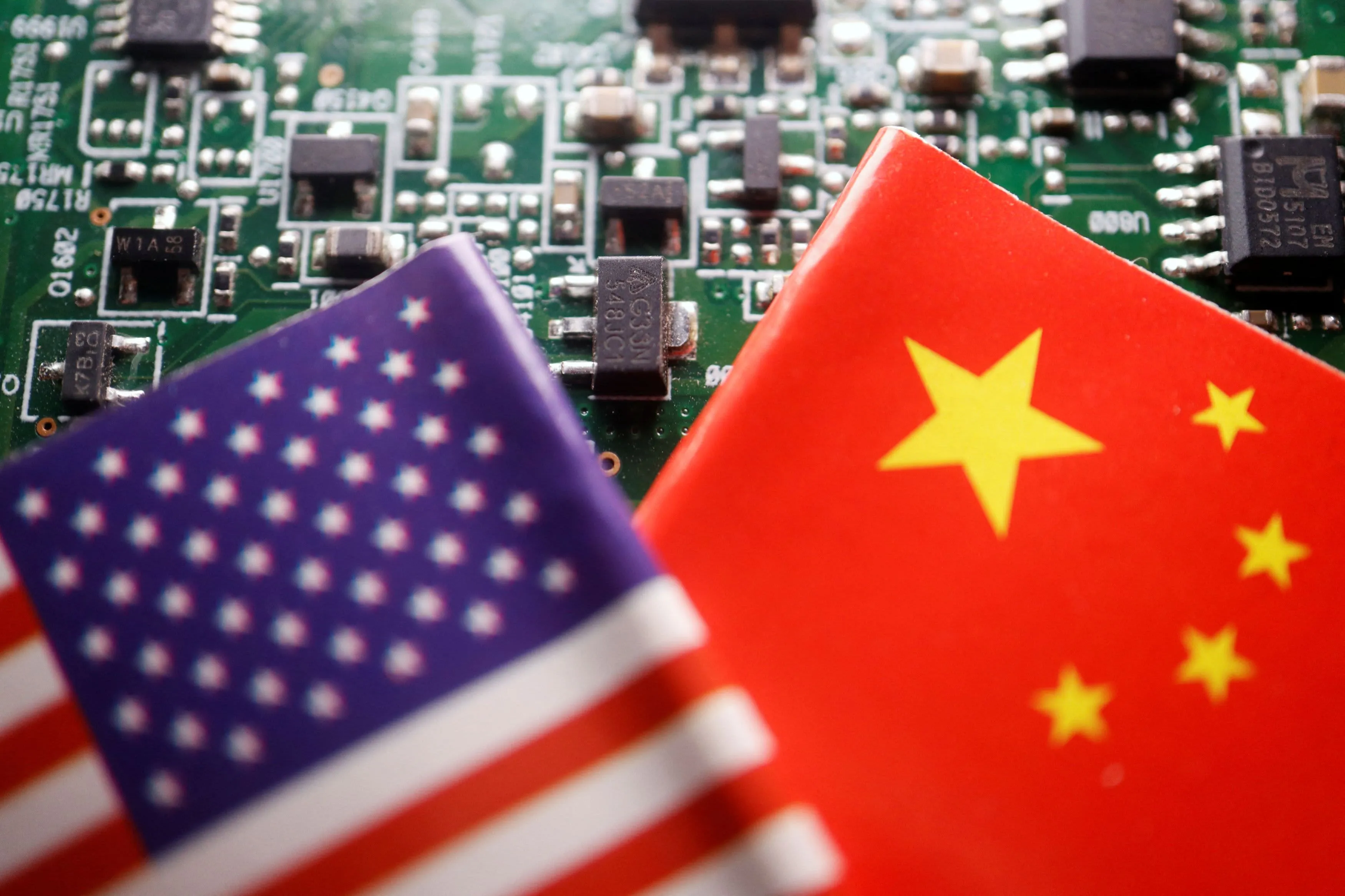 美国通过新的人工智能法规限制中国的投资银